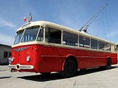 Historický trolejbus.