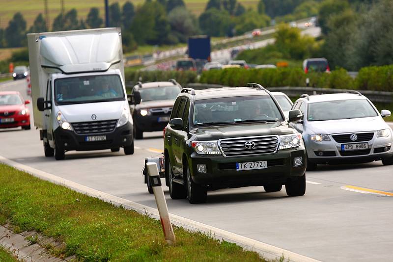 Rozsáhlá oprava dálnice D1 mezi Brnem a Vyškovem žádné velké problémy zatím nezpůsobila. Potíže se ale očekávají ve všední dny