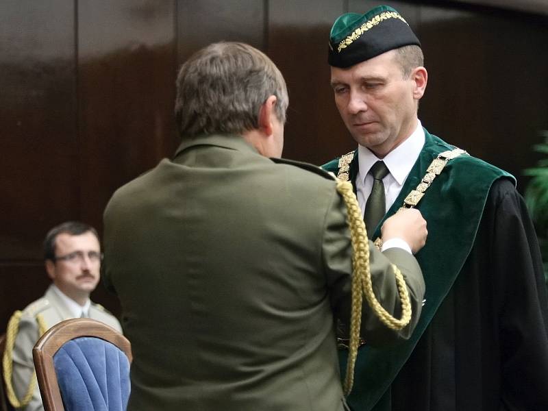 Bohuslav Přikryl byl ve čtvrtek inaugurován do funkce rektora-velitele brněnské Univerzity obrany. 