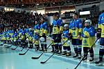 Slavnostní ceremoniál, při němž hokejová Kometa přivítala ukrajinské uprchlíky.