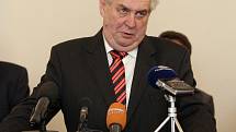 Jména čtyř vybraných kandidátů na post ústavního soudce představil prezident Miloš Zeman při první návštěvě Brna na Ústavním soudu. 