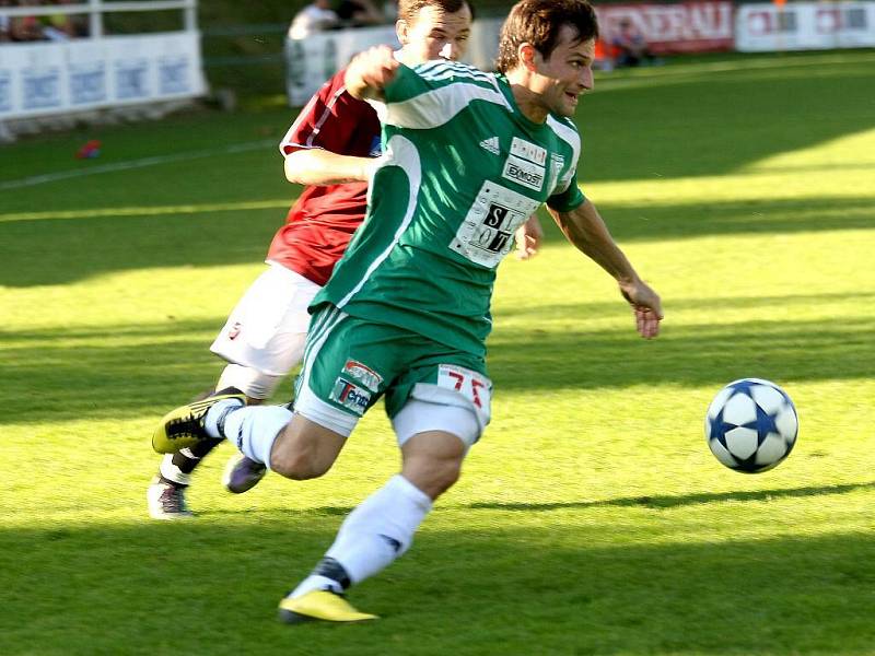 Bystrc (v zeleném) v brněnském derby podlehla doma 0:1 Spartě.