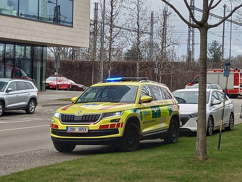 Z kancelářské budovy policisté evakuovali 30. ledna dvě stě lidí.