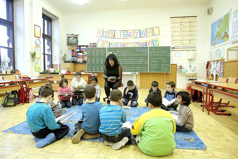 Brněnská základní a mateřská škola ve Staňkově ulici spojuje děti různých národností z víc než třiceti zemí po celém světě.