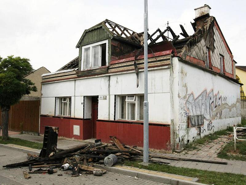 Požár domu v Jamborově ulici v brněnských Židenicích. 