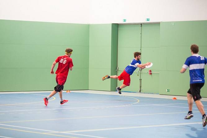 Loňské halové mistrovství České republiky v ultimate frisbee.