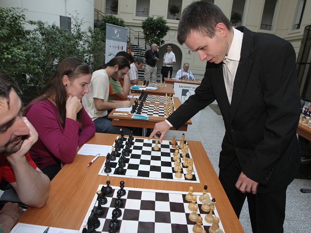 Navara: Šachová diskotéka v Istanbulu? Tam se drogy neberou - Brněnský deník