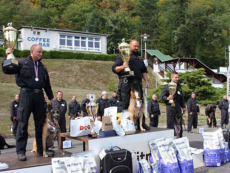 Policista Huděc se psem Kurtem