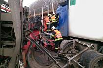 Nehoda dvou kamionů na 207. kilometru dálnice D1 u Rohlenky.