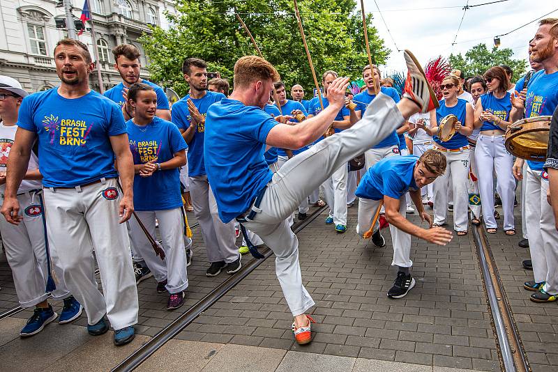 Brasil Fest Brno je jediný festival svého druhu v celé republice. Příznivcům hudby, dobrého jídla a tance umožní prožít tradiční brazilskou kulturu na vlastní kůži přímo v centru Brna.