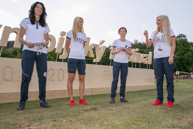 V brněnských Pisárkách bude Olympijský festival. Před otevřením se do areálu podívala ambasadorka festivalu, bývalá brněnská tenistka Lucie Šafářová, a další hosté.