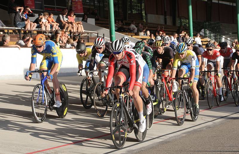 Cyklistická Grand Prix Brno na dráze.