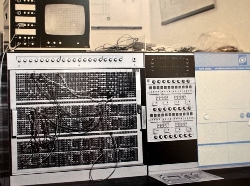 Počítačové veterány, kteří v osmdesátých letech představovali nejnovější výkřiky techniky v ceně dvou měsíčních platů, představuje Muzeum výpočetní techniky brněnského Vysokého učení technického. 