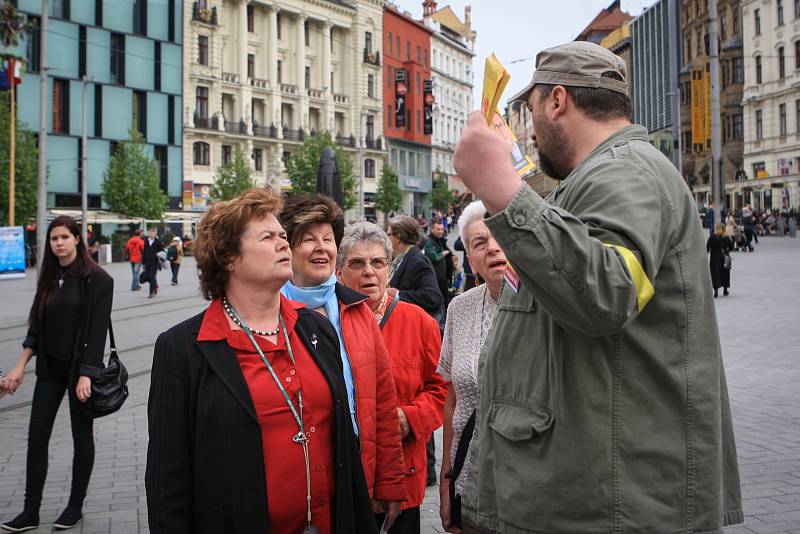 Lidé protestovali na brněnském náměstí Svobody proti anglickému označení Czechia pro Českou republiku v zahraničí. Akci uspořádala politická strana Moravané.