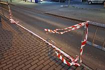 Zábradlí na zastávce Vlhká ve směru z centra Brna poškodil v minulých dnech popelářský vůz.
