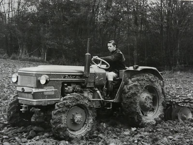 Zetor Gallery se nachází v brněnské Líšni a lidé zde najdou expozici historických traktorů.