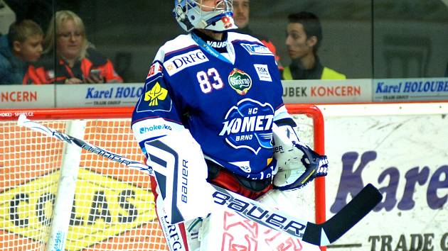 Brněnští hokejisté si v neděli prohráli zápas po hrubých individuálních chybách a v oslabení. V šestnáctém kole extraligy rozhodly domácí Karlovy Vary o své výhře 5:3 především čtyřmi brankami ve druhé třetině.