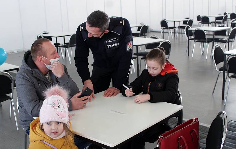 Asistenční centrum pomoci pro uprchlíky z Ukrajiny na brněnském výstavišti.