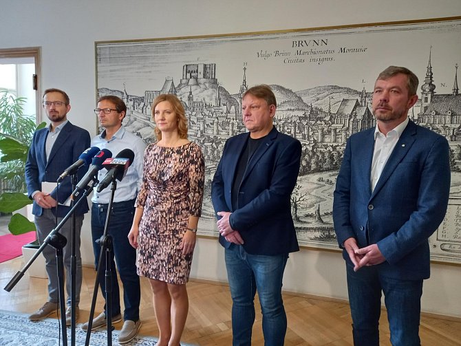 Primátorka Markéta Vaňková v pondělí dopoledne oznámila, že v koalici budou ODS s TOP 09, ANO, Lidovci a Starostové, Piráti a ČSSD.