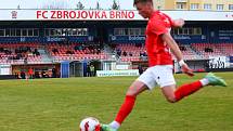 V generálce na jarní start druhé ligy brněnští fotbalisté (v červeném) zdolali Opavu 3:1.