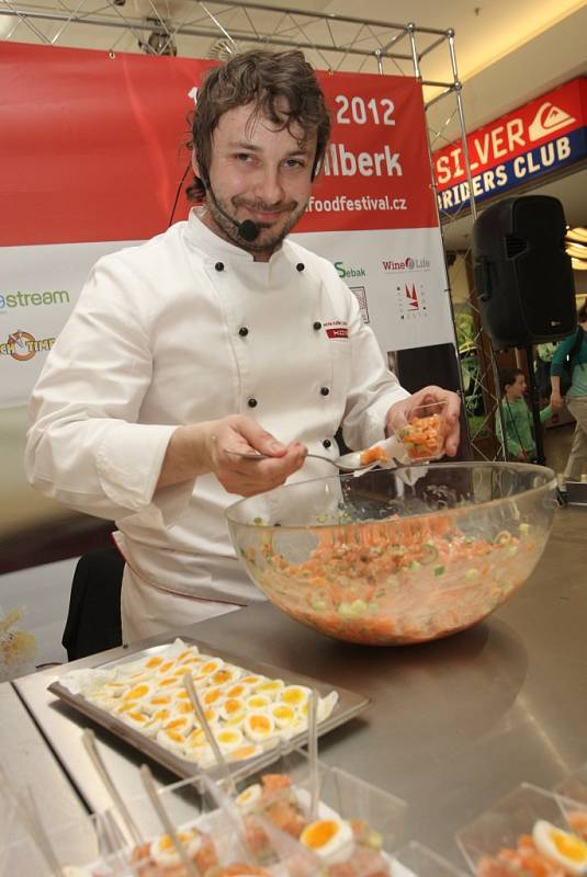 Speciality z lososa připravil Petr Fučík z restaurace Koishi.