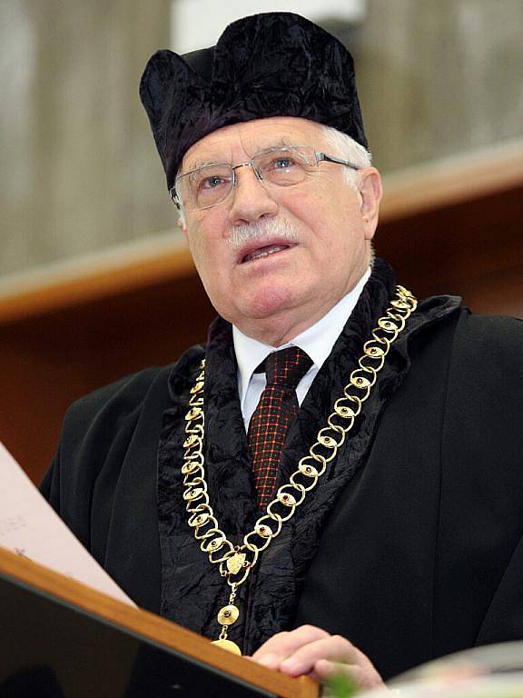 Prezident České republiky Václav Klaus přijal titul čestného doktora Vysokého učení technického v Brně.