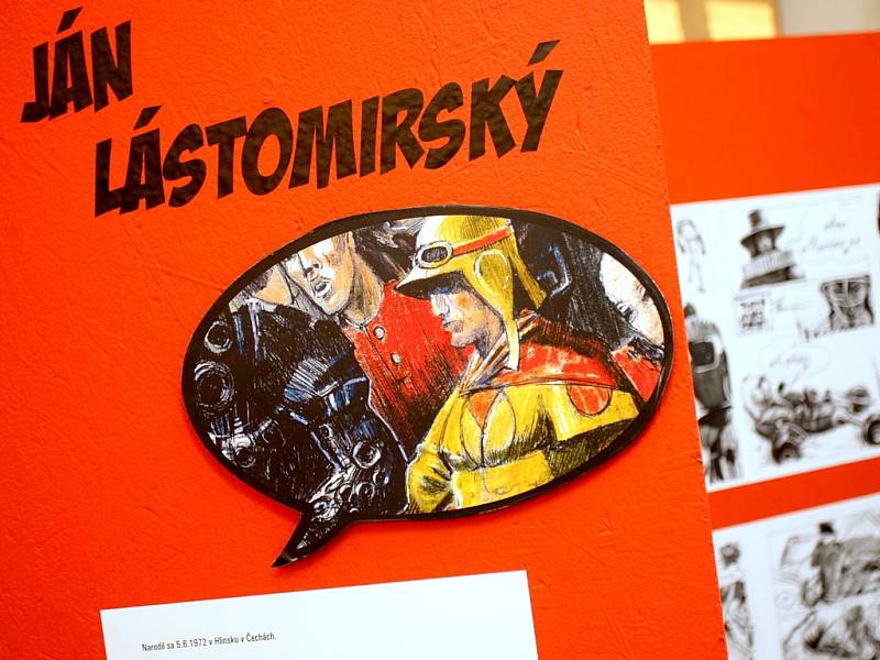 Brněnský Dům umění zahájil očekávanou výstavu Signály z neznáma, která představuje devadesátiletou éru českého komiksu.  Menší paralelní výstava vznikla také pro Muzeum ve Šlapanicích na Brněnsku (na snímku).
