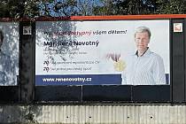 V září se v Brně objevily billboardy, na kterých je René Novotný. Za ANO kandiduje ve volbách do Poslanecké sněmovny.