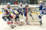 Hokejisté Chomutova porazili v úvodním zápase předkola play off extraligy Kometu Brno 2:1 v prodloužení. V 63. minutě rozhodl svou druhou brankou v utkání kanadský obránce Brett Skinner. Série hraná na tři výhry pokračuje v úterý opět na severu Čech.