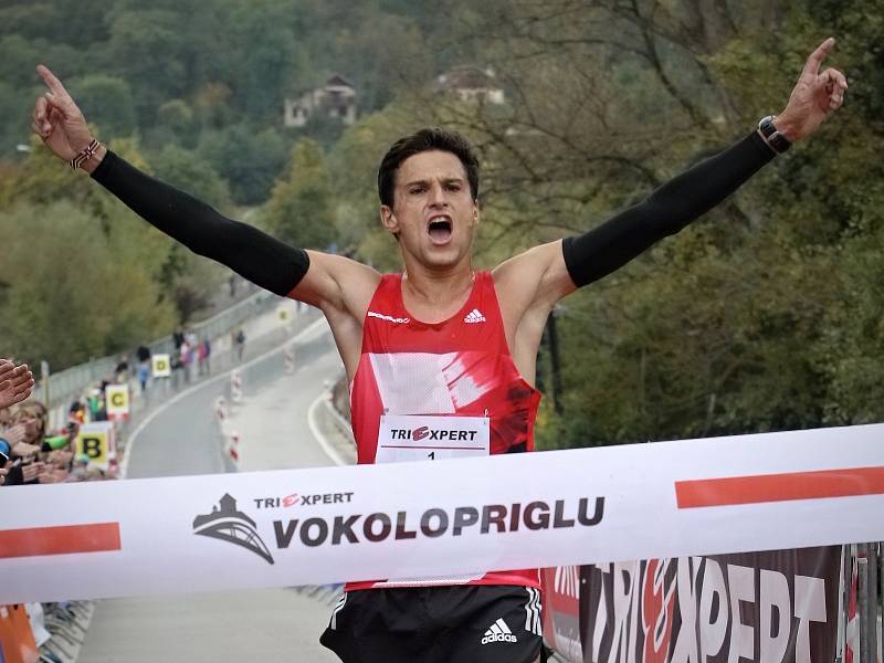 Běžecký závod Vokolo príglu 2016. Vítěz Jiří Homoláč.