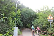 Nové pouliční osvětlení lemuje dvouapůlkilometrový úsek cyklostezky v Brně mezi Kamennou ulicí a parkem Anthropos.