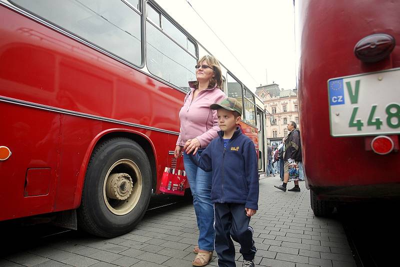 Dopravní nostalgií v centru města oslavil brněnský dopravní podnik sto pětačtyřicet let.