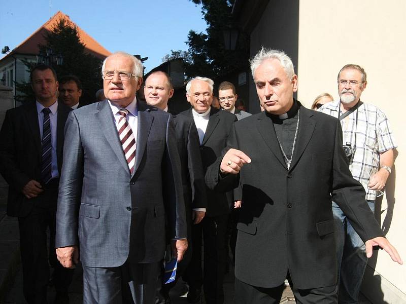 Prezident České republiky Václav Klaus otevřel soukromou kliniku v Brně.