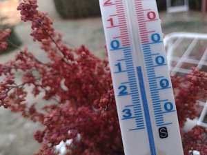Teploměr ve Vacenovicích ukazoval v 7.25 ráno minus devět stupňů Celsia.
