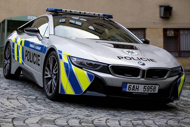 Nové policejní BMW i8, které má zapůjčené jihomoravská dopravní policie.