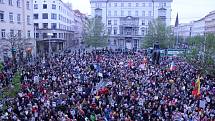 Demonstrace za svobodnou justici se v pondělí v Brně zúčastnilo podle policie 2000 lidí.