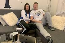 Manželé Petra a Michal Maškovi sledují nyní zápasy Komety jako ostatní příznivci pouze z domova.