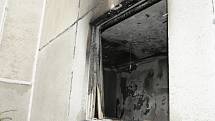 Požár panelového bytu v brněnském Starém Lískovci.