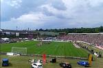 Švancarova rozlučka za Lužánkami přilákala tisíce lidí. Věří či doufají, že se podaří slavný stadion oživit i pro další zápasy.