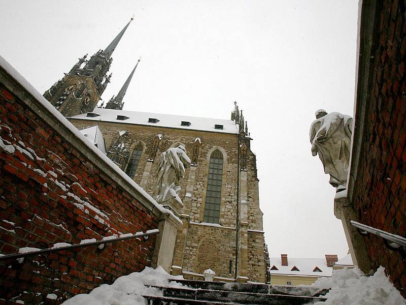 Sníh v brněnských ulicích.