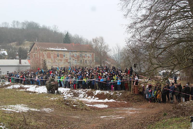 Nadšenci vojenské historie předvedli ve Skalici nad Svitavou rekonstrukci bitvy z druhé světové války, při které Rudá armáda zaútočila na nacistické jednotky u řeky Wisly.