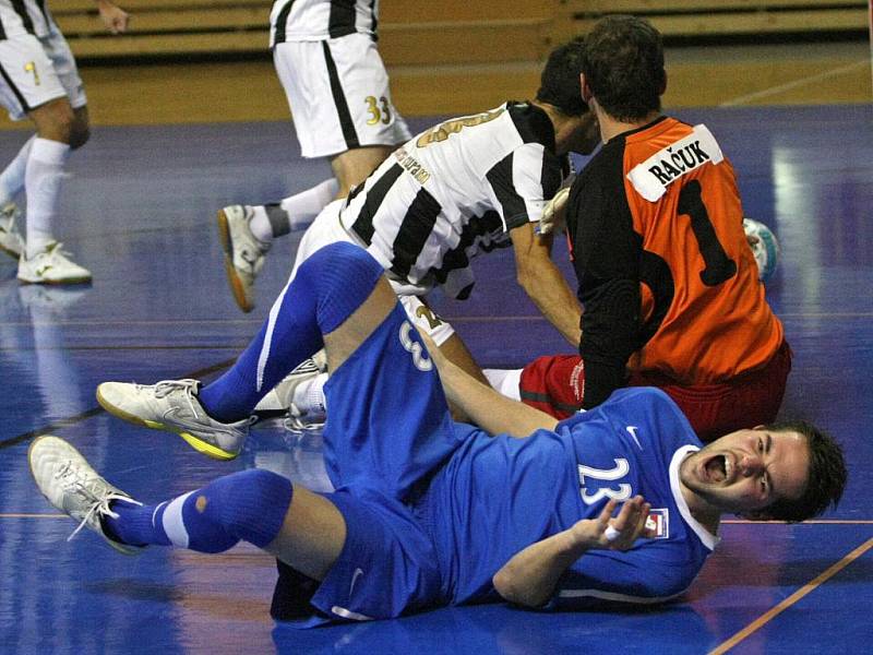 Tango vs. Teplice - Jan Havel (v modrém).