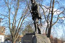 Litinová socha Hrdiny od Zborova v Blansku je kulturní památkou. Ministerstvo kultury vyhovělo žádosti města.