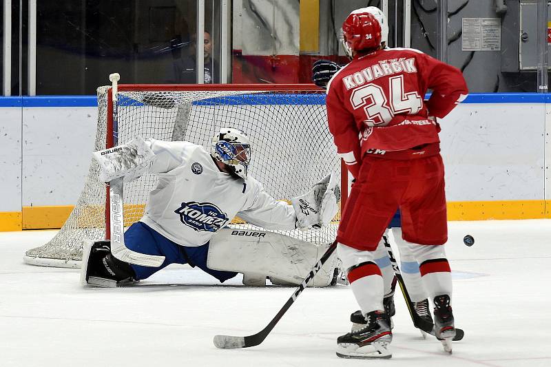 Brno 20.08.2019 - přípravné utkání mezi domácí HC Kometou Brno v bílém a HC Oceláři Třinec