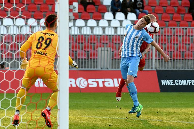 20. kolo Fortuna národní ligy mezi FC Zbrojovkou Brno (červená) a 1. SK Prostějovem.