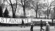 V listopadu 1989 demonstrovalo i Brno. Kromě řady protestů se uskutečnila i generální stávka.