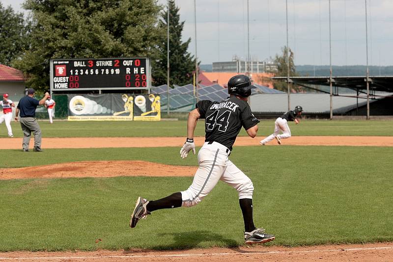 Ve finále baseballové extraligy se stejně jako před rokem utkají Draci Brno s Kotlářkou Praha. Obhájci titulu Draci vyřadili v semifinále městské rivaly z Techniky 3:1 na zápasy.