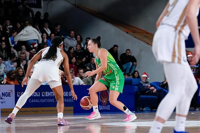 Basketbalistky KP TANY Brno (v zeleném) prohrály v odvetě 1. kola play-off EuroCupu a letošní ročník pro ně končí.