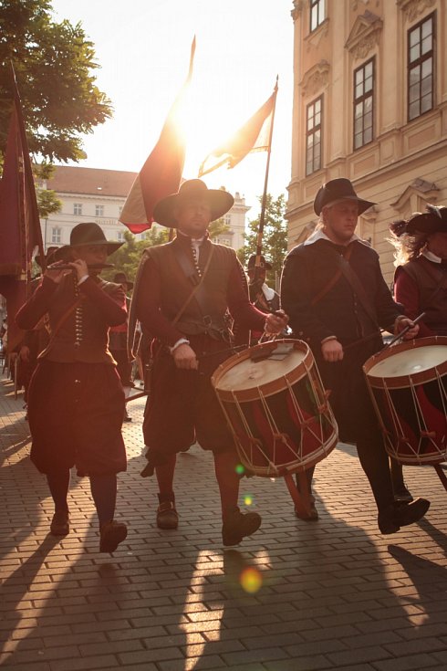 Brněnský deník | Den Brna zahájilo víření bubnů a vojenský pochod |  fotogalerie