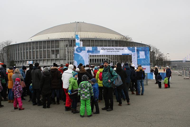 I v neděli ráno se scházejí stovky nadšenců na Olympijském festivalu v Brně podpořit české reprezentanty v Koreji.